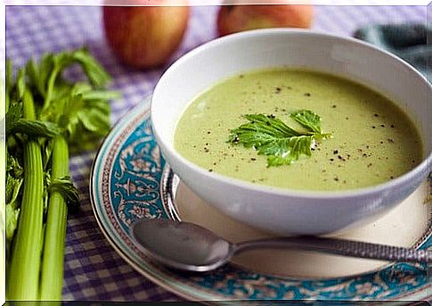 Getting creative with delicious soups for dinner is a delicious way to lose weight.