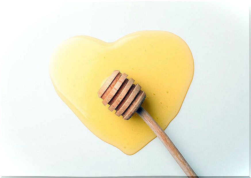 Bee honey heart.