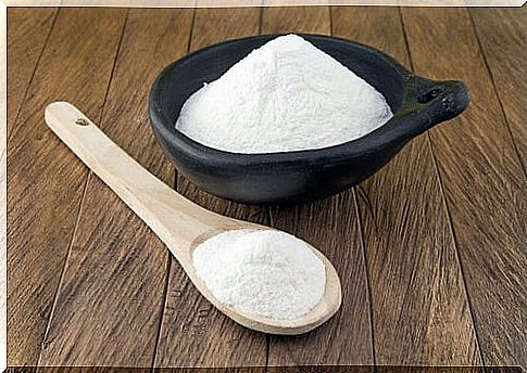 Baking soda for shoe odor