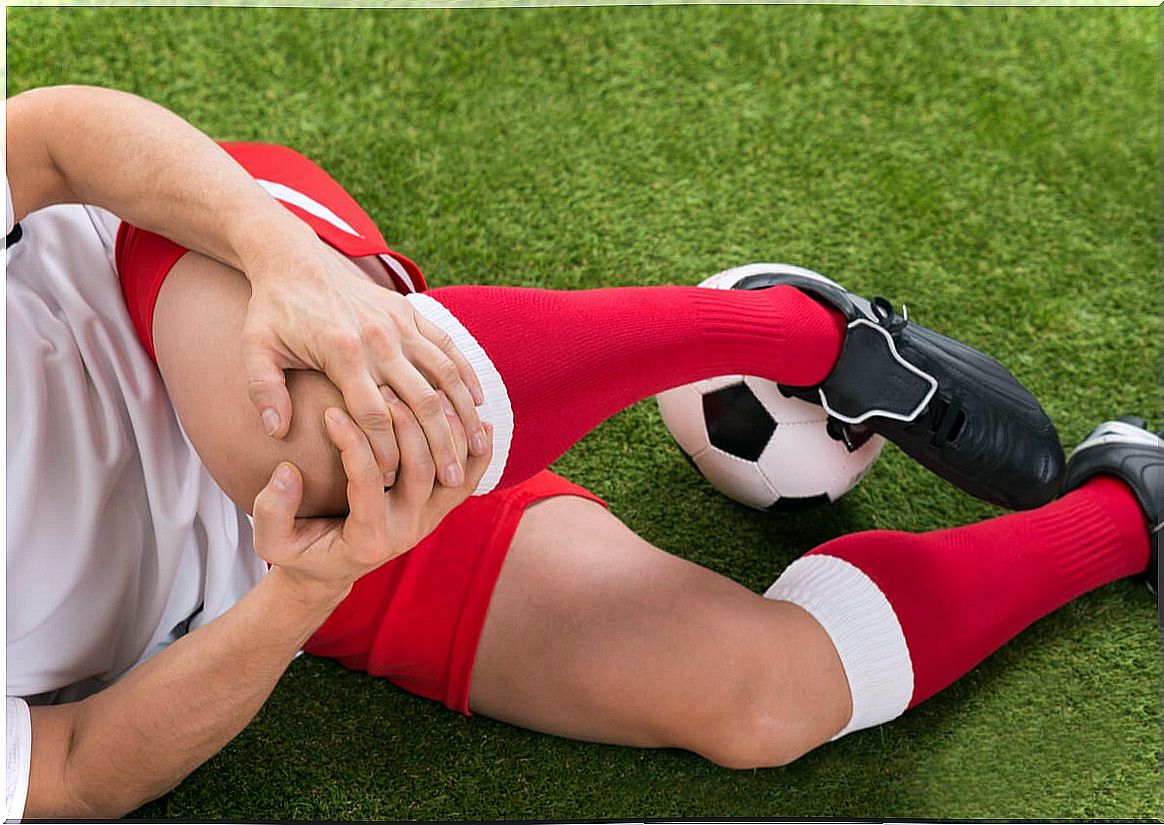 Knee pain in soccer player due to anterior cruciate ligament injury.