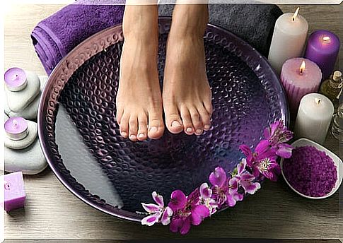 Feet in cold water: Remedies for burning feet