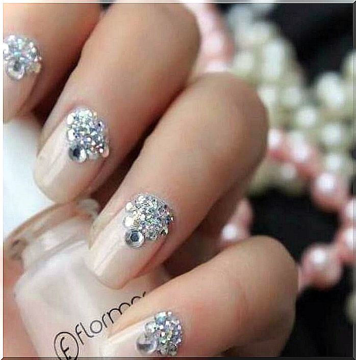 You'll-love-decorating-your-nails-with-glitter-and-rhinestones