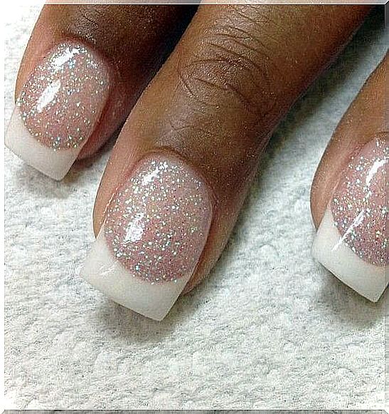 Nails-with-French-manicure-decorated-with-glitter