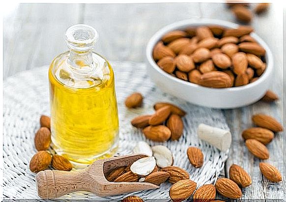 moisturize dry skin with almonds