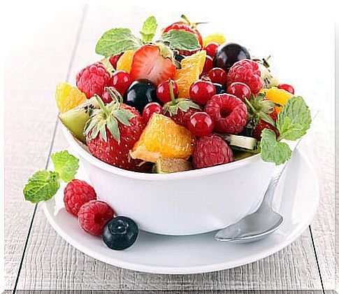 fruit salad, healthy snacks to eat between meals